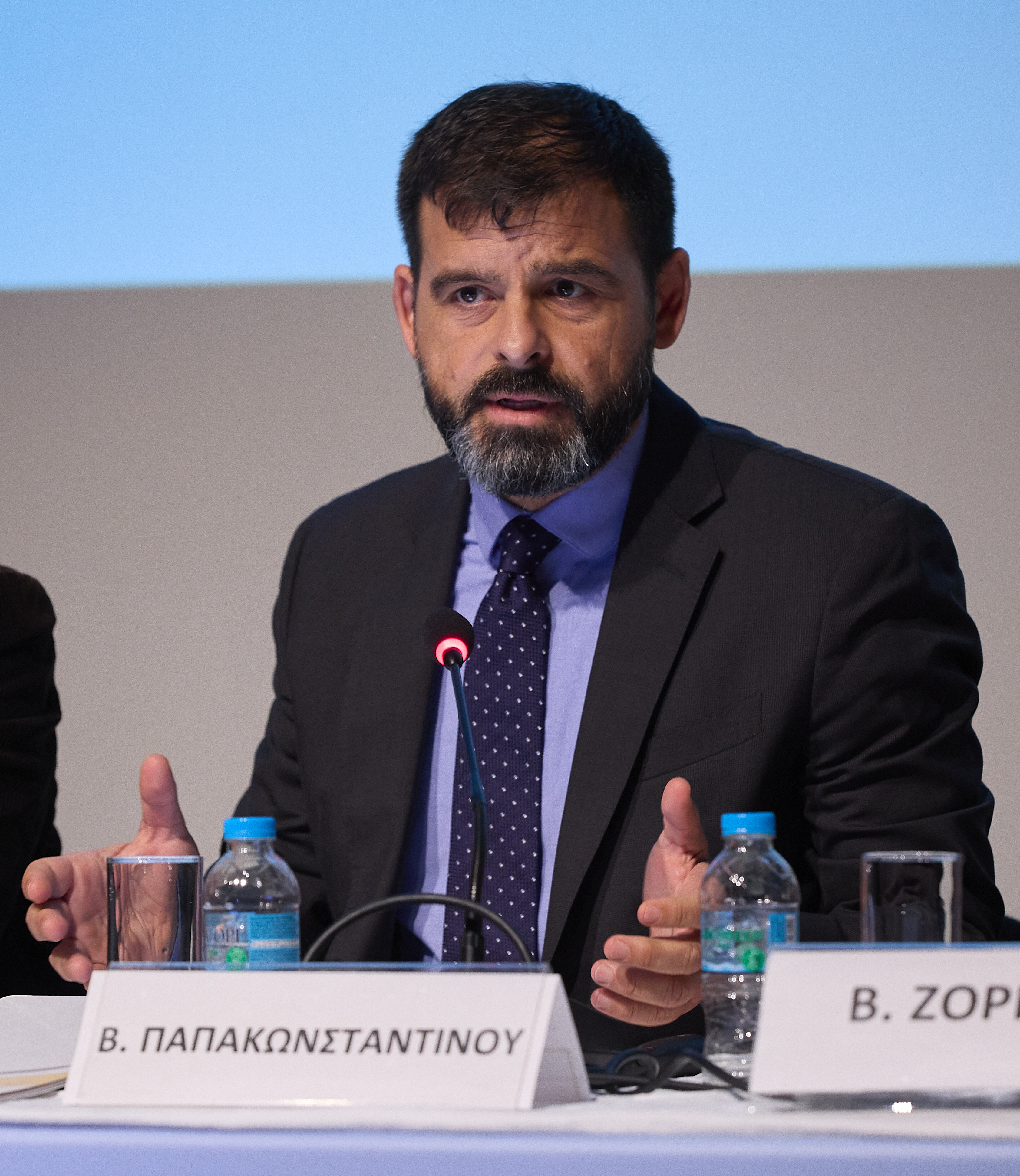 Ο Βαγγέλης Παπακωνσταντίνου, Καθηγητής Νομικής Σχολής Πανεπιστημίου Βρυξελλών (VUB)