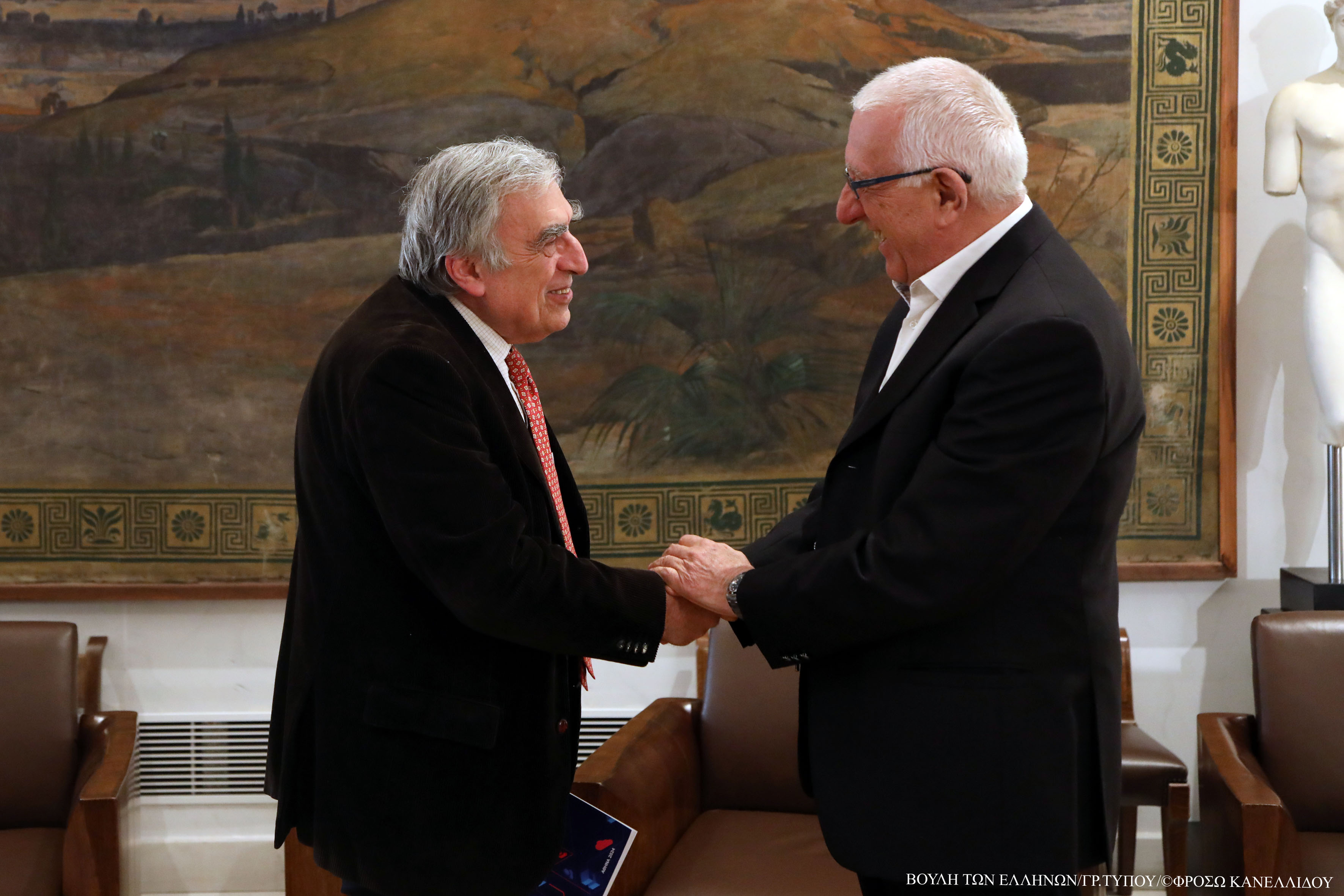 ) Πρόεδρος της Βουλής & ο Πρόεδρος της Αρχής Προστασίας Δεδομένων Προσωπικού Χαρακτήρα